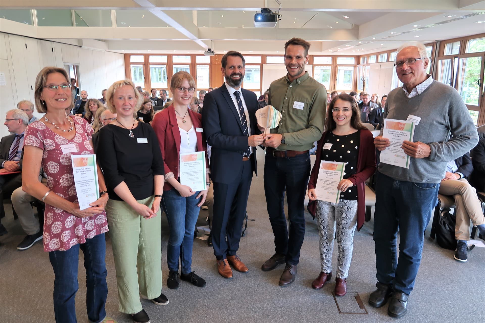 Biotopenverbund Grasland Preisübergabe durch Umweltminister Olaf Lies